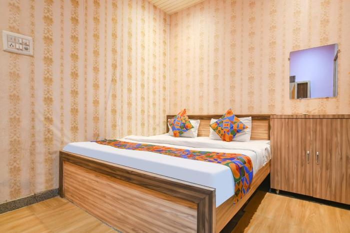 Kamari Hotels Vinayak