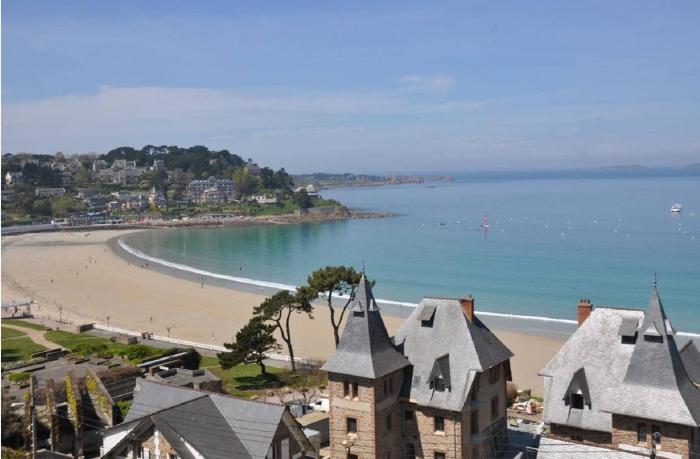 Appartement avec WIFI, VUE SUR MER à 200m plage à PERROS-GUIREC - Réf 827