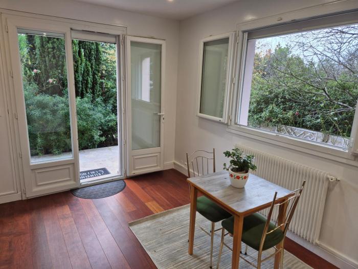 Superbe F2 rénové Terrasse fleurie