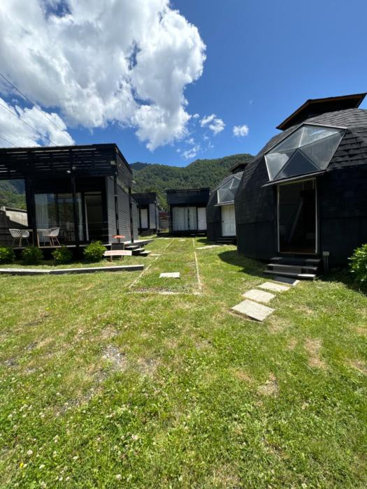 Cabañas y Domos Liquiñe