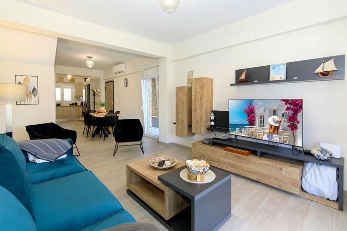 Glaros Premium Deluxe House