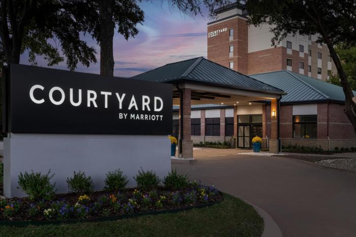 Courtyard Dallas Addison Quorum Drive