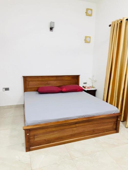 91-10B Papura family flat