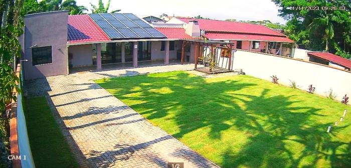 Casa da paz, você pode ir caminhando à praia