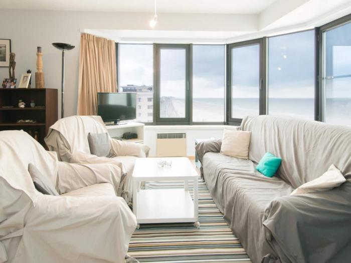 Apartment in Raversijde with Stunning Sea Views