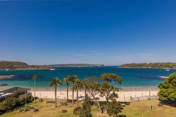 Balmoral Sands - Landing in Paradise
