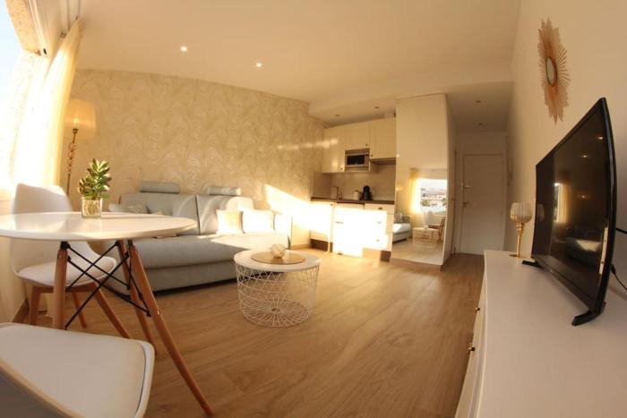 San Antonio Beach - Estudio en la playa de la Carihuela