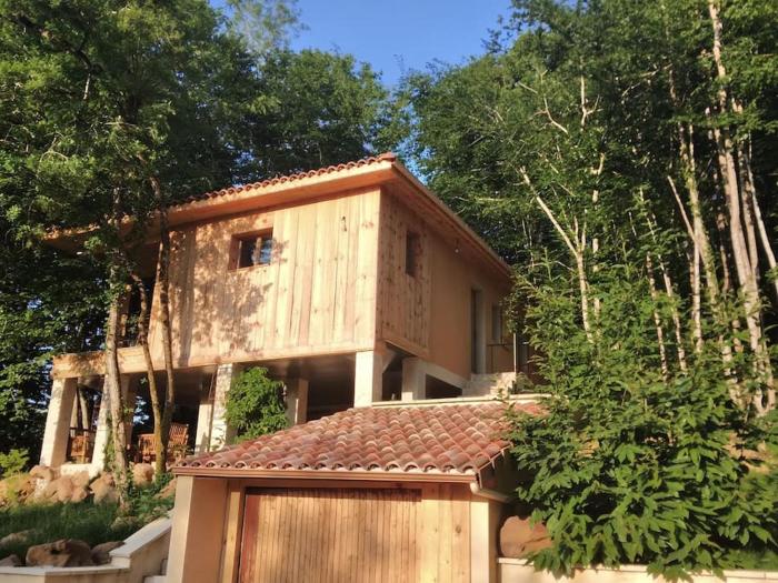 chalet sur pilotis en perigord