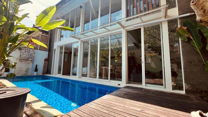 Modern Villa near Seminyak & Canggu, Large Pool