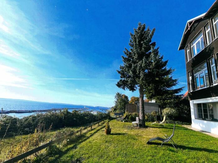 Ferienwohnung Ostseeheim - 1 Reihe mit Meerblick