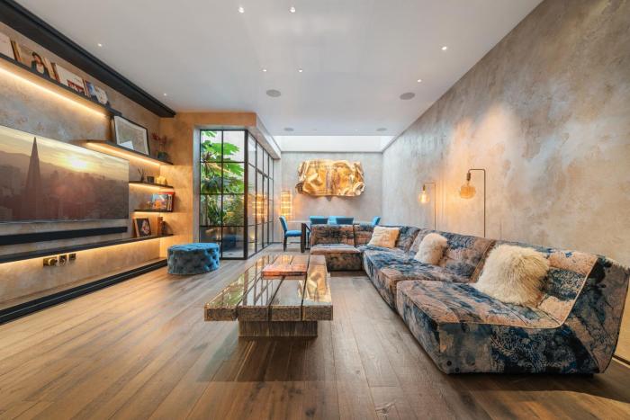 Elegant 4-BR House with garden