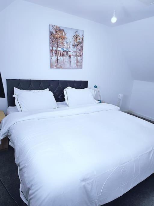 2 Double Bedroom House