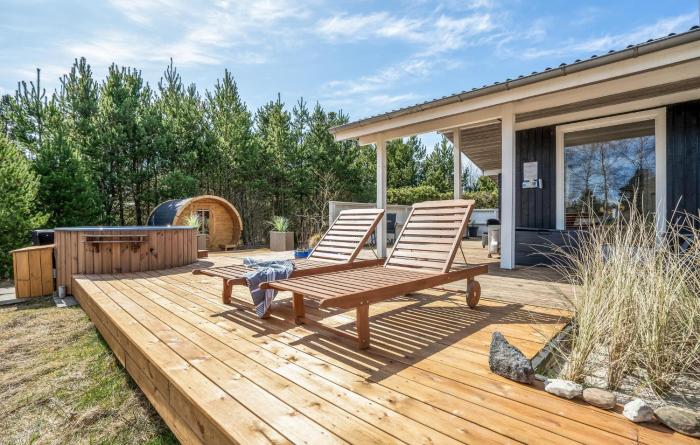 Cozy Home In Blåvand With Sauna