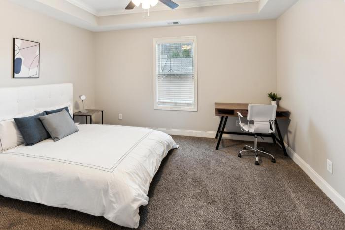 Biltmore Luxury 1513 #8 Townhomes l 2Bd 2 Bth