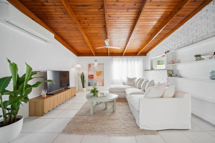 Coastal Comfort: Relax & Recharge in Maroochydore