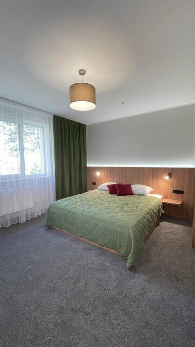 "Озерний край"