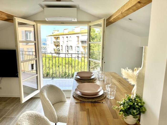 Saint Tropez High standing 3