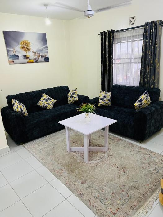 Uniplex Homes 2 bedroom with 2 beds