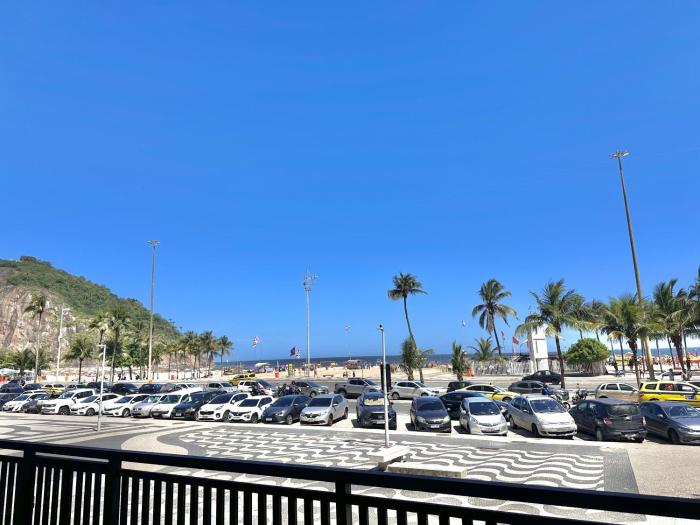 Luxo frente-mar no Leme - Vista deslumbrante da Praia do Leme, conforto e exclusividade para até 6 pessoas