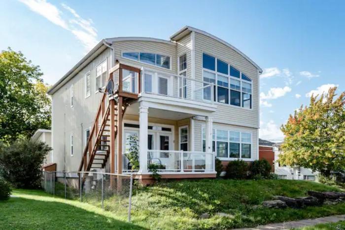 Long Stay Available- Stunning 2 Bed plus office with Lake View