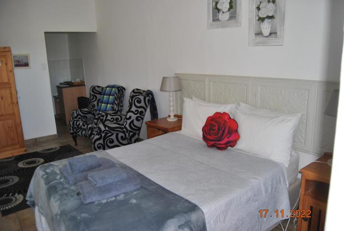 Dragonfly self catering