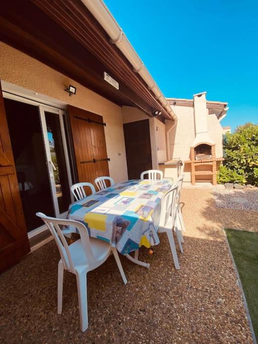AGENCE JF IMMO - Villa climatisee 5 pers proche plage avec terrasse et parking V0387