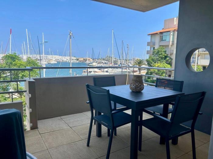 2 chambres Vue Port et Mer avec belle terrasse - 2 Bedrooms Port and Sea View with Spacious terrace