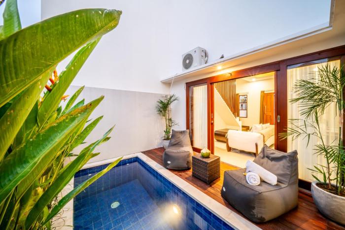 Promo!! New Rosa Villa Muding, Luxury and cozy 3Bedrooms Villa in Heart of Kerobokan with Special Office Room