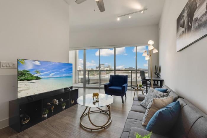 Sleek loft style 2BR I Gym I Parking I Workspace