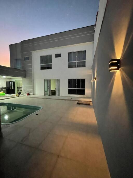 Casa alto padrão com piscina