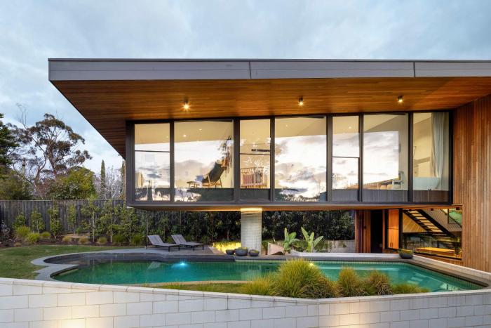 Lumiere - Gas Heated Pool & Stroll to Beach