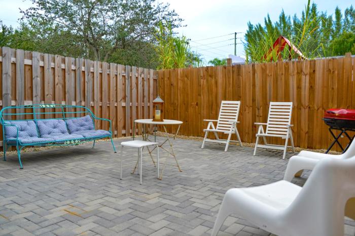 Beautiful Entire Duplex to Family Vacation!