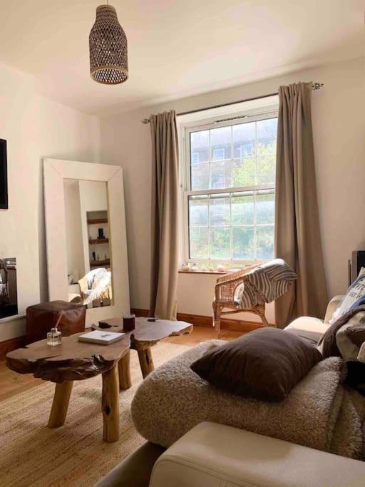 Classy se8 Your Hidden Gem in Zone 2 London