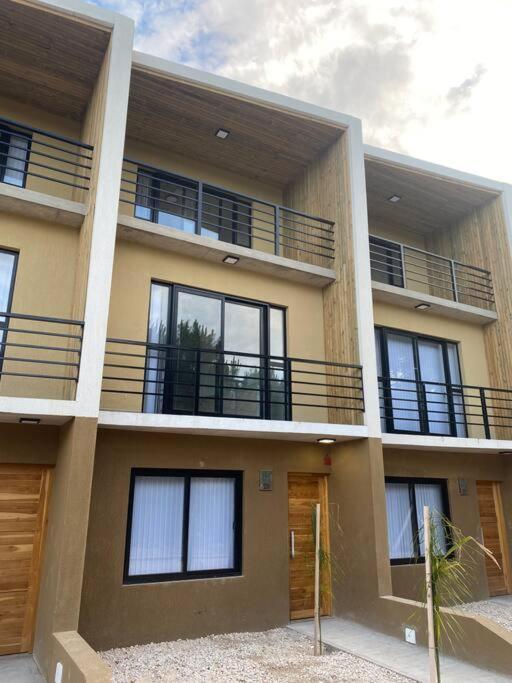Triplex Nayades