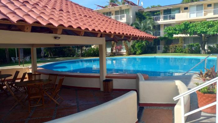 Condominio a pie de playa-Ixtapa
