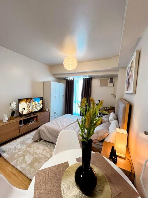 IT Park Gem - Cozy Studio with Netflix and Pool Access