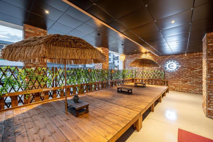 Elegance hotel hwangridan