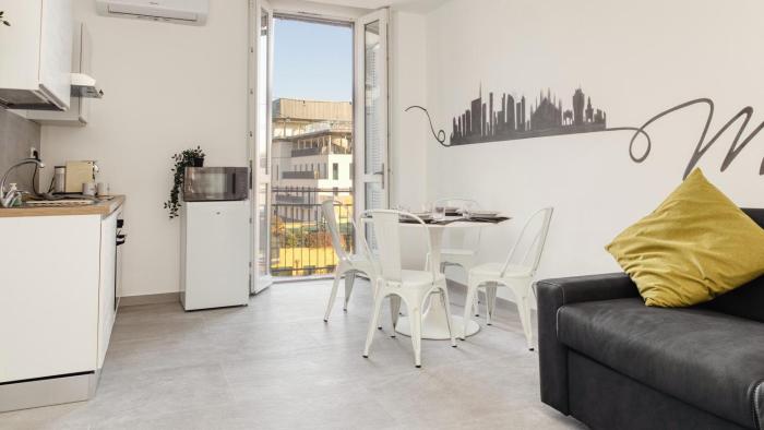Stylish Flat Porta Venezia Fast WiFi AC Metro-5 min from Duomo