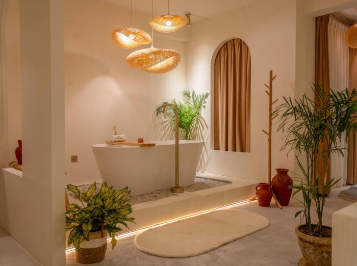 Luxury 2BHK Escape with Hot Tub