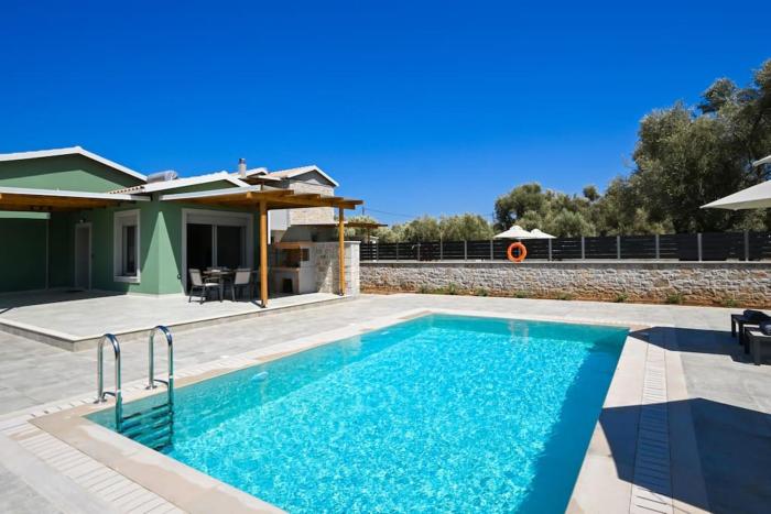 Small Halipoma OdysseasLefkada town close