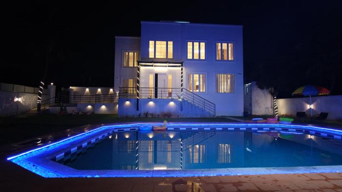 Ecr London Villa