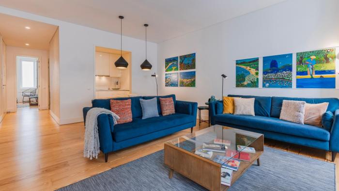 Downtown by the River Apartment by LovelyStay