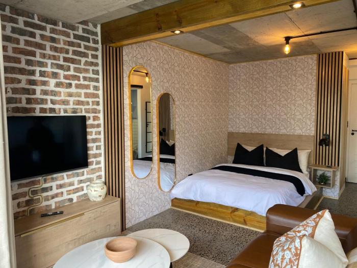 The Decade on White Soil