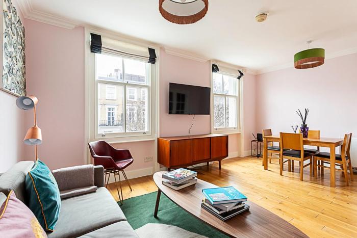 Chic Gunter Grove Flat - London Retreat