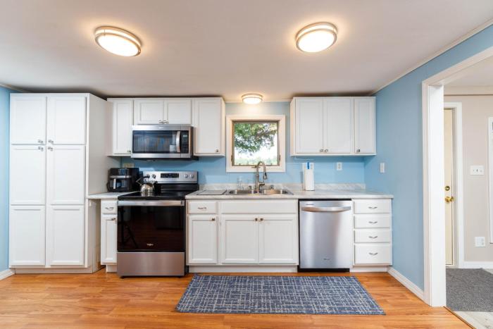 Cedar Cove Cottage by Simple Life Rentals