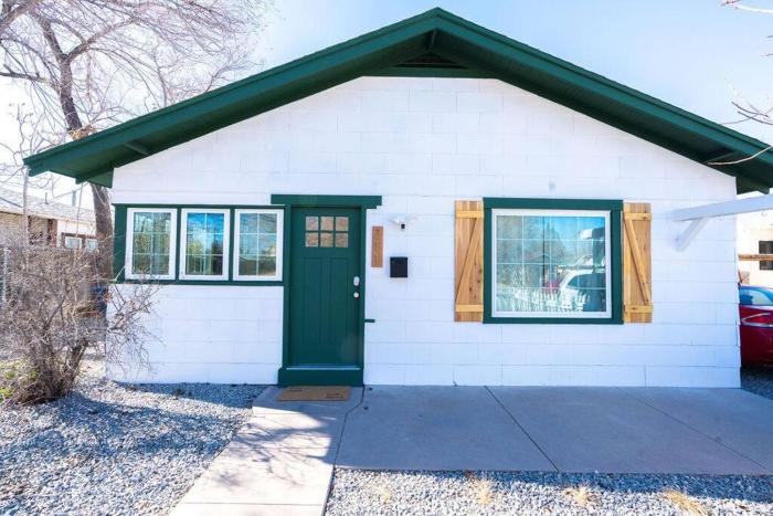 University Home Close to Nob Hill