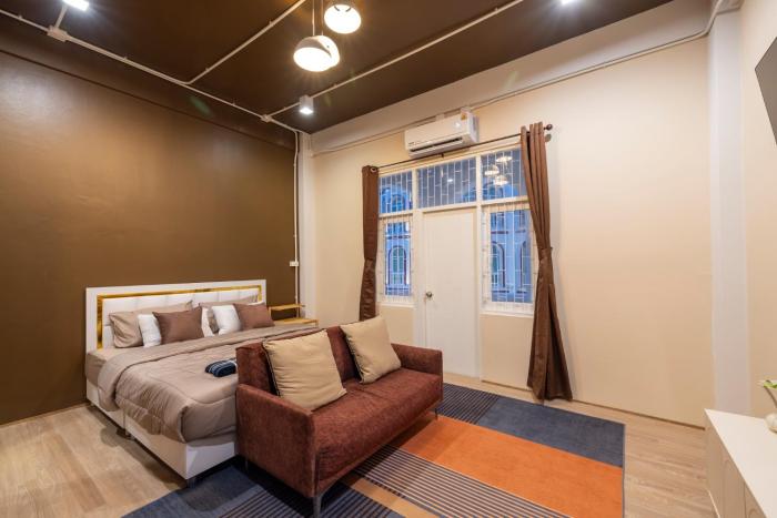 Queen On Street Guest House