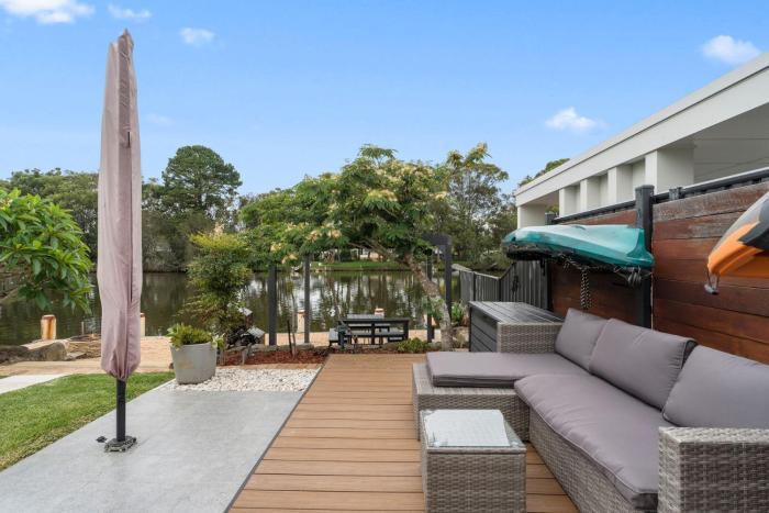 The Boathouse -Pool and Private Slip