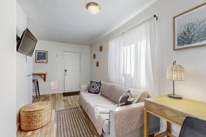 Private Casita Minutes to River Trails and Dining