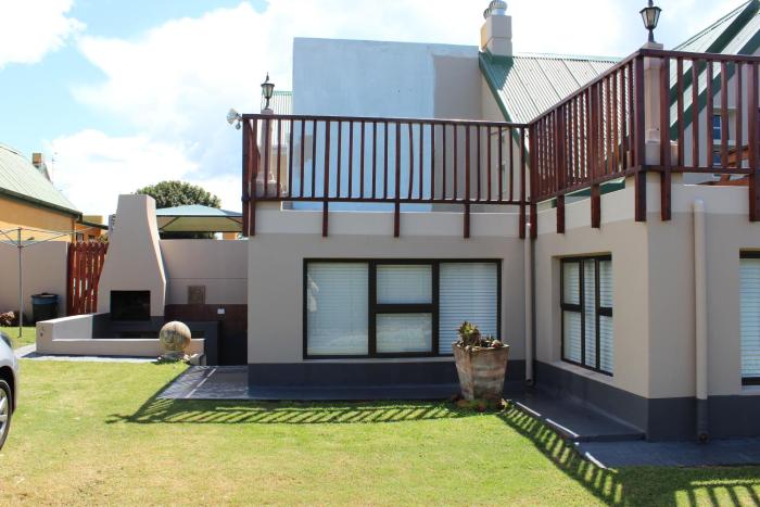 Holiday Villa Diaz Beach Mossel Bay